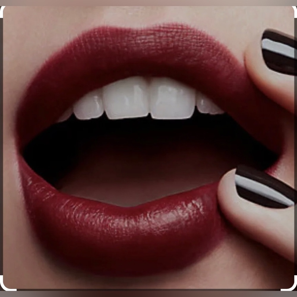 MAC lipstick La Femme 410 - Picture 5 of 6